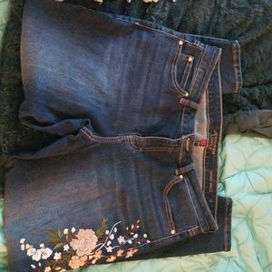 Jennifer Lopez skinny ankle Jean's